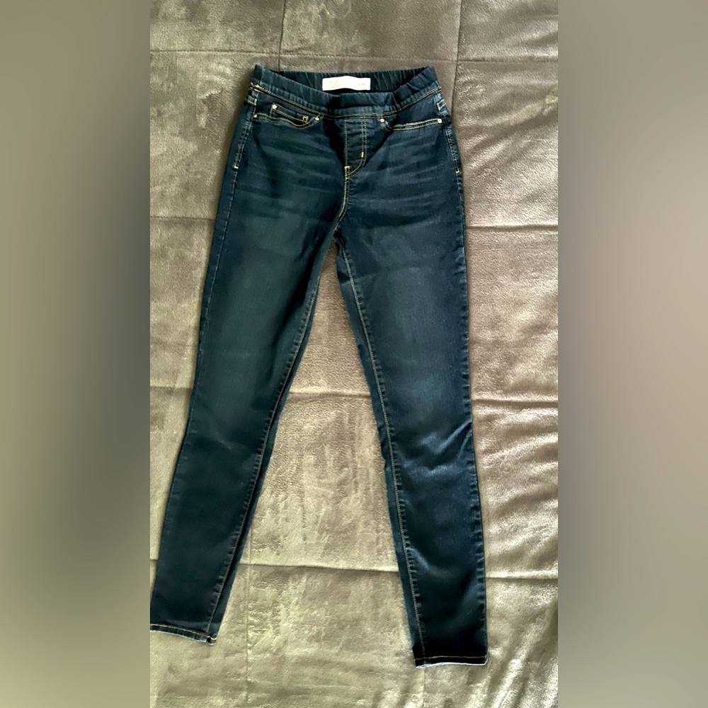 Levi Strauss Skinny jeans from Amazon. No tags, but brand new, never worn.